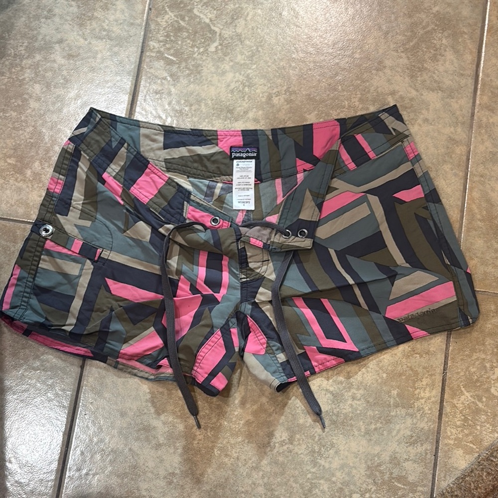 Patagonia Pink and Green Geometric Women's Shorts